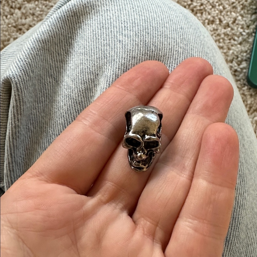 Silver skull charm - Picture 4 of 4